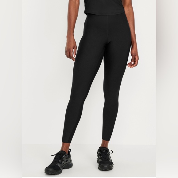 Old Navy Pants - 🆕 Old Navy Women’s Extra High-Waisted PowerSoft Sculpt 7/8 Leggings Black